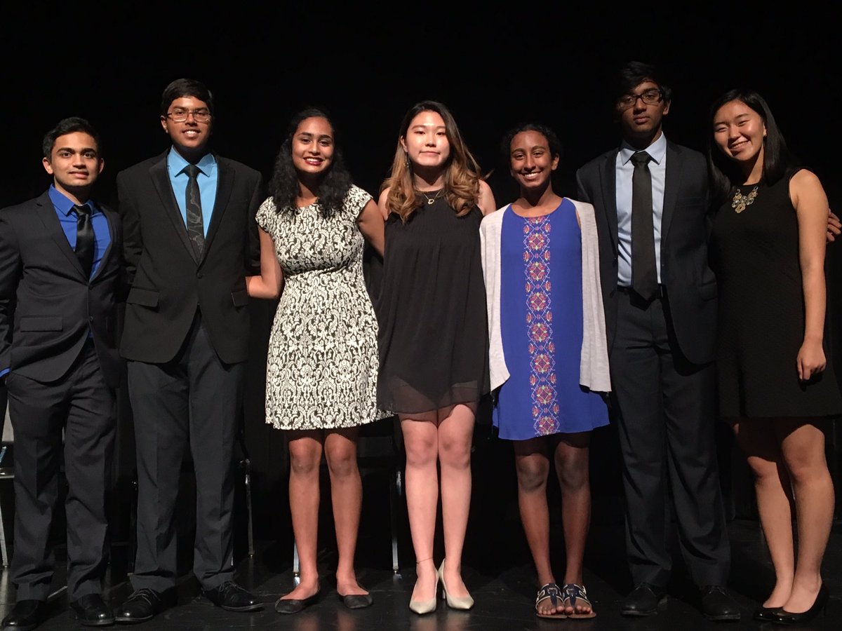 EnloeKeyClub's tweet image. Inductions 2017!! #keyclub