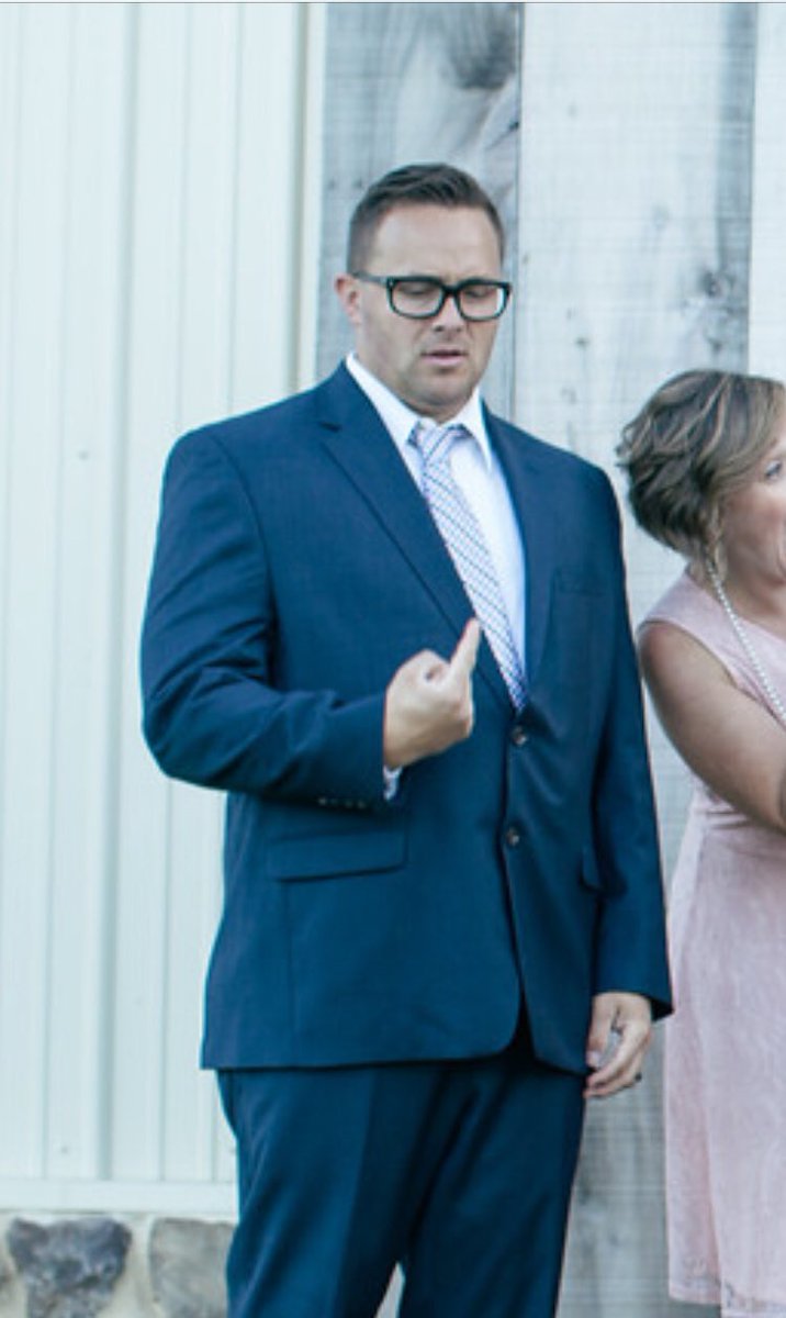 Jason_Swinehart's tweet photo. So.... apparently in the βgoof offβ picture, I look like Iβm thinking about eating a booger I just picked. #NotWhatIWasGoingFor #OhWell #WeddingPictures #MyWifeIsTheHotChickNextToMe https://t.co/n9h5dEodiM