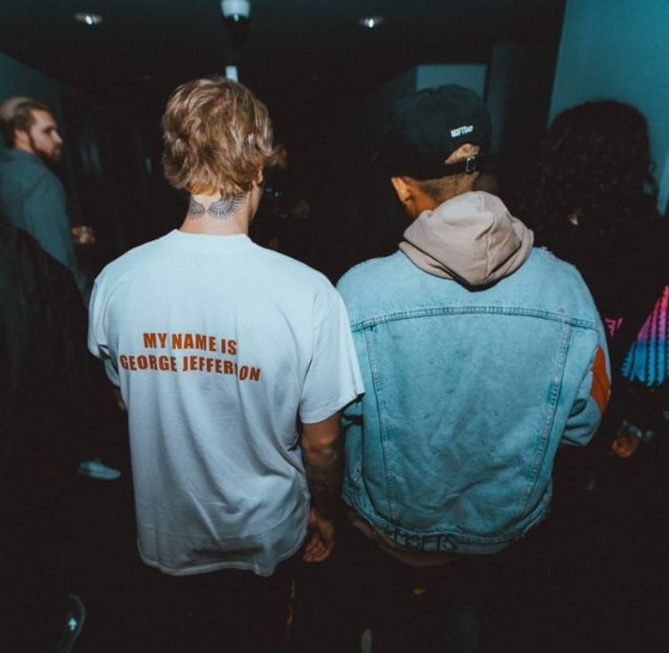 safebiebs's tweet photo. amizade dessas cara https://t.co/7TbybbrlO2