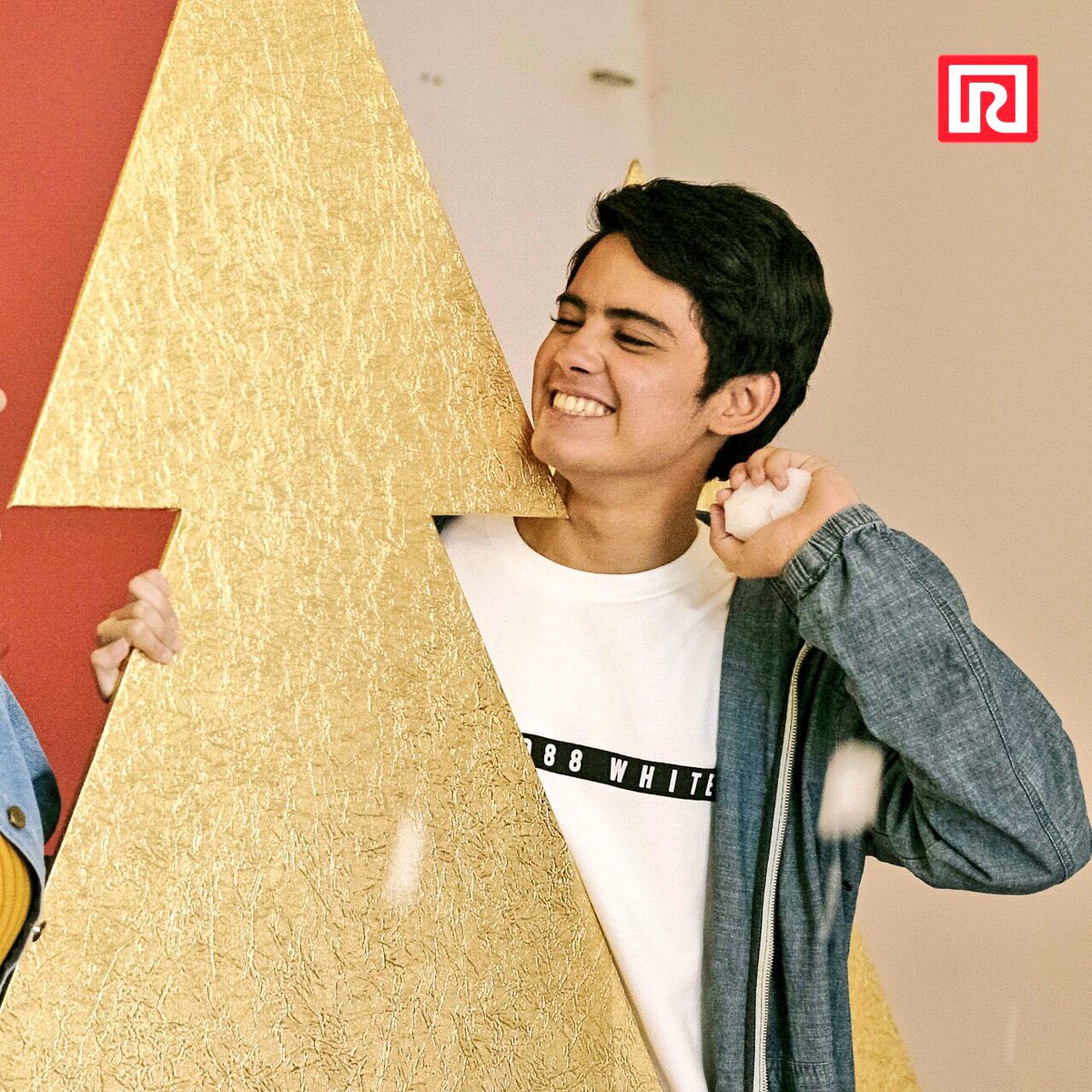 Selamat hari Minggu, gengs.. yuks semangat beraktivitas. Siang ini sambil masak-masak cantik mimin kasih si ganteng <a href="/alysyarief/">Aliando Syarief.</a> dlu, nih, biar kamu makin semangat.. hihihi 😘😘