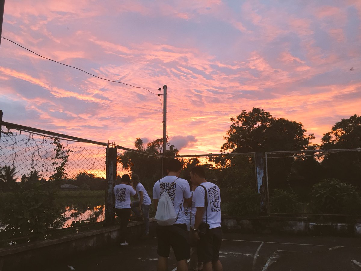 avkasmthngtosay's tweet photo. To be honest if I didnโt have my phone, I would always forget what day it is.
Itโs our last day in #FreedomFestBicol
*taken yesterday https://t.co/zzOAEFg3QB