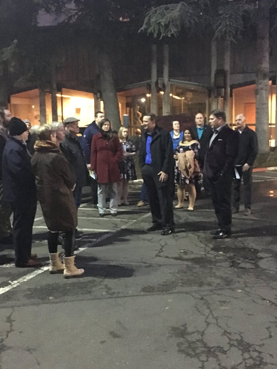 jrawls's tweet image. @portvanusa staffers Jim Hagar &amp;amp; Jack Flug lead a #VanWaterfront tour for @SlowFoodSWWA at the Taste Renaissance dinner.