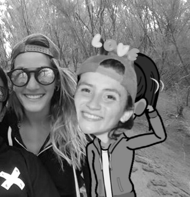 asttteria_'s tweet photo. @combatearg acá mi foto con @MicaViciconte 💚💚 #CombateIdolos https://t.co/VD9hNK9R2c