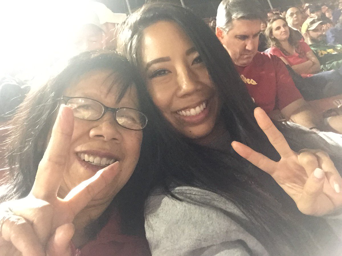 michellow's tweet image. #USCSelfie Mom edition