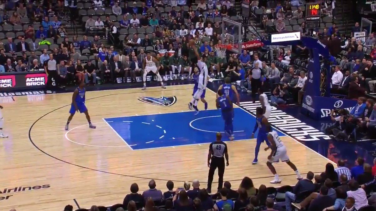 Bledsoe connects with Henson to open the scoring!!  #FearTheDeer https://t.co/zmpq0RYqkK