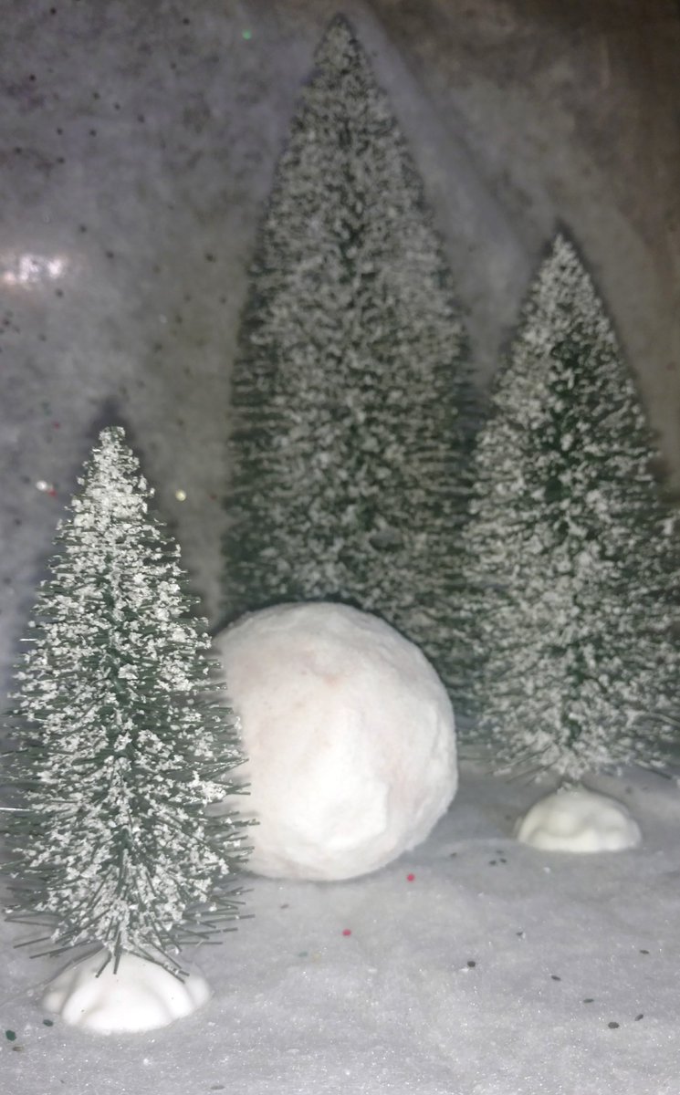 LeahCombs01's tweet photo. Who loves winter and Christmas!!?? 😍😍😍   Come join my Facebook group bubbly expressions
 #bathbomb  #winter #christmas #candyapple #cranberry #snow #deadseasalt https://t.co/HMQtLqsK1K