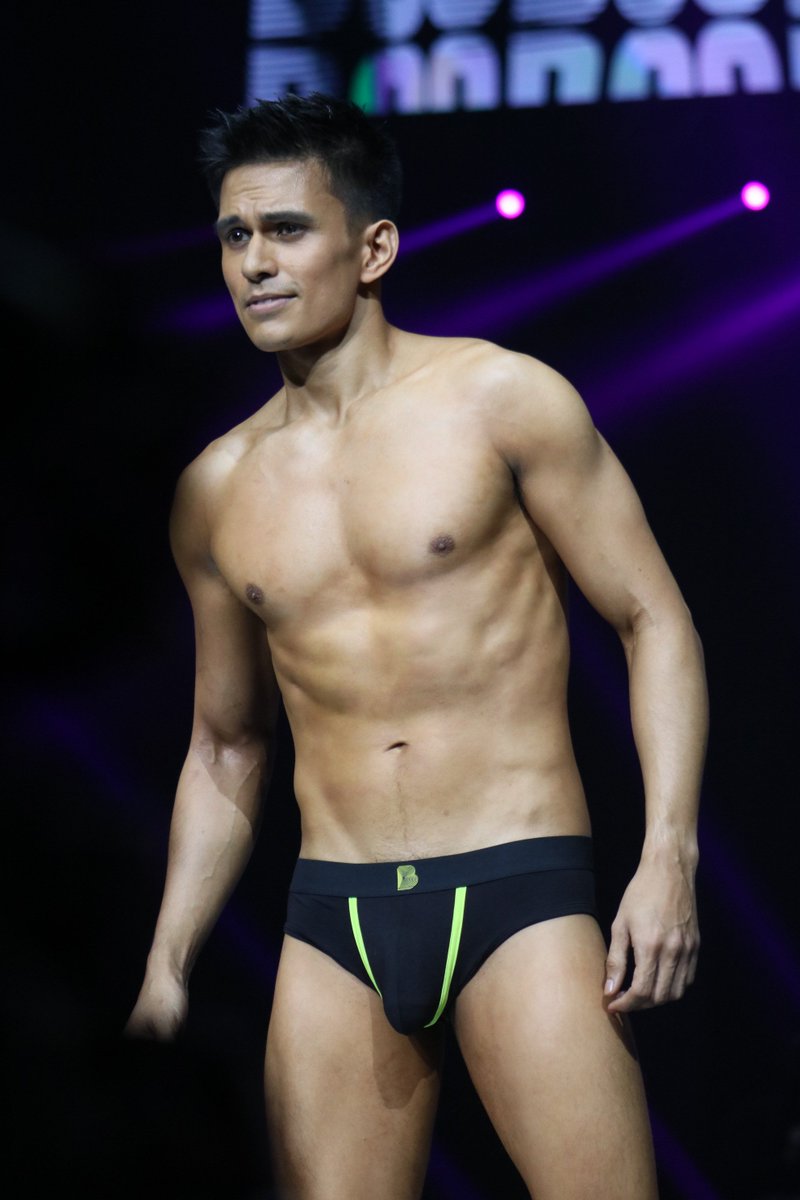 BACK AND FRONT. Here's a double treat of Rocco Nacino and Tom Rodriguez during #Bench30Years #BenchUnderTheStars