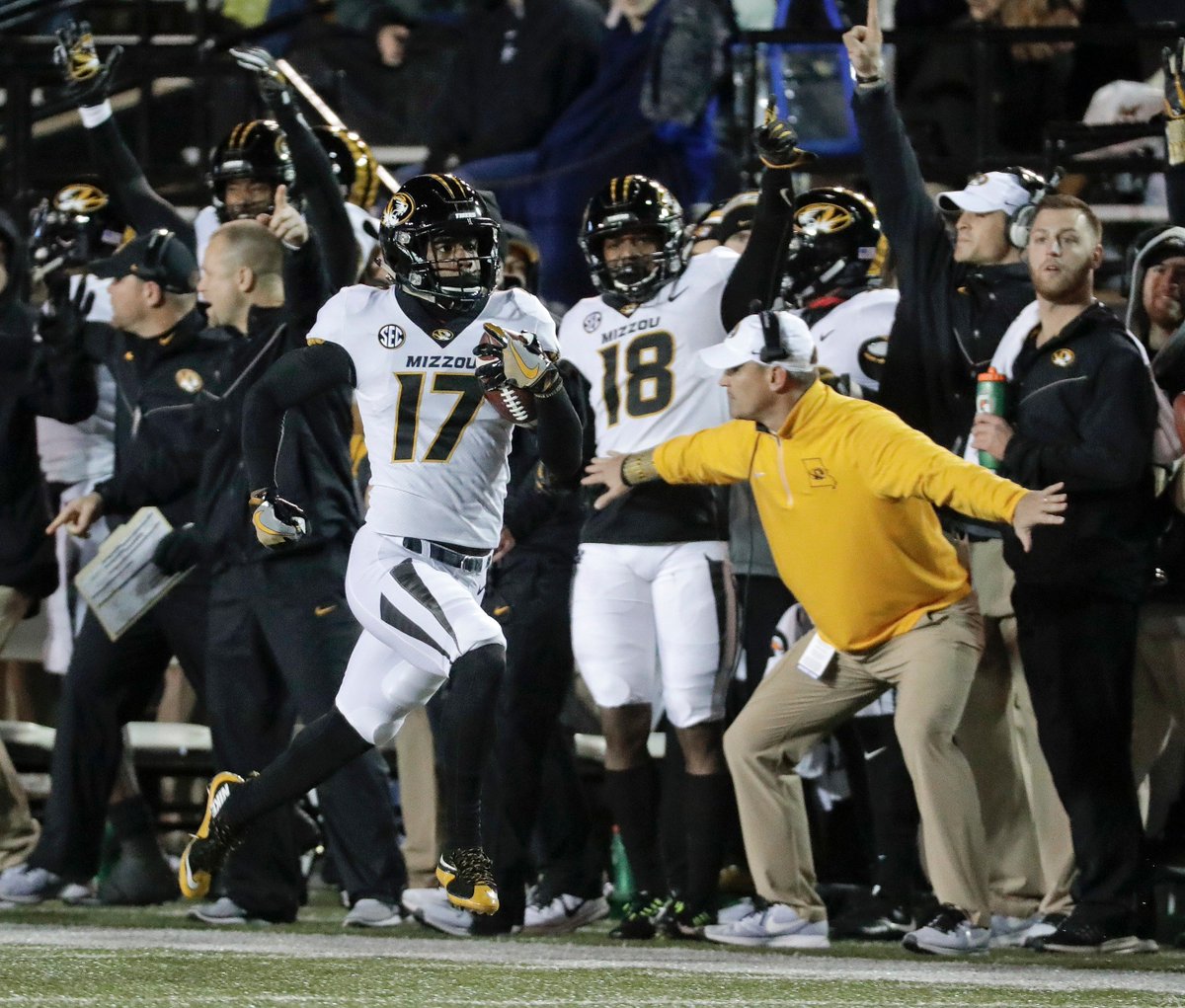 SECNetwork's tweet photo. Halftime: Mizzou 35, Vanderbilt 0

This is @MizzouFootball's largest halftime lead since joining the SEC (2012). https://t.co/ZBgo50xNrF