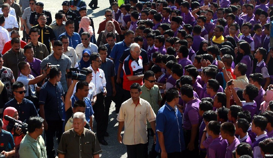bharianmy's tweet photo. SHAH Pekan terima sumbangan RM1.9j daripada PM

https://t.co/ru7R8b7ghD https://t.co/r1QF1vQj3v