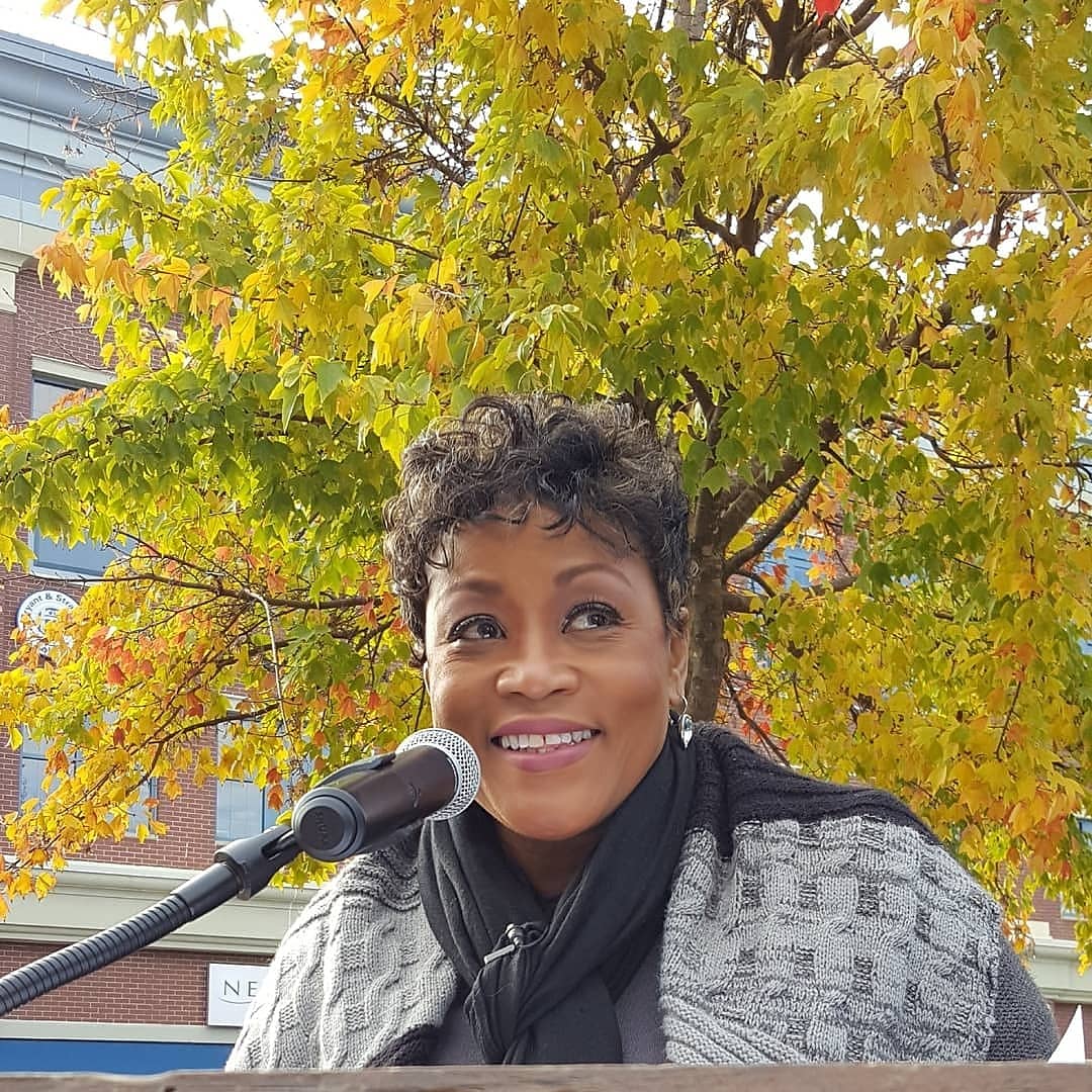 Kemi_VB's tweet photo. #ColiseumCentral Holiday Parade at Peninsula Town Center. @CIARAWTKR emceed. Fun morning! The weather was perfect.ππ
π #HamptonVA #HRVA #CoastalVA https://t.co/K5KfvtWS3R
