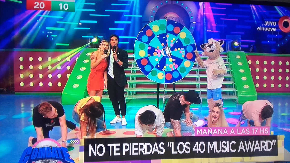 maribrune2014's tweet photo. Sábado. De #CombateIdolos
@laufer4 @juani_martinez ❤💚 https://t.co/61uEk1vMPd
