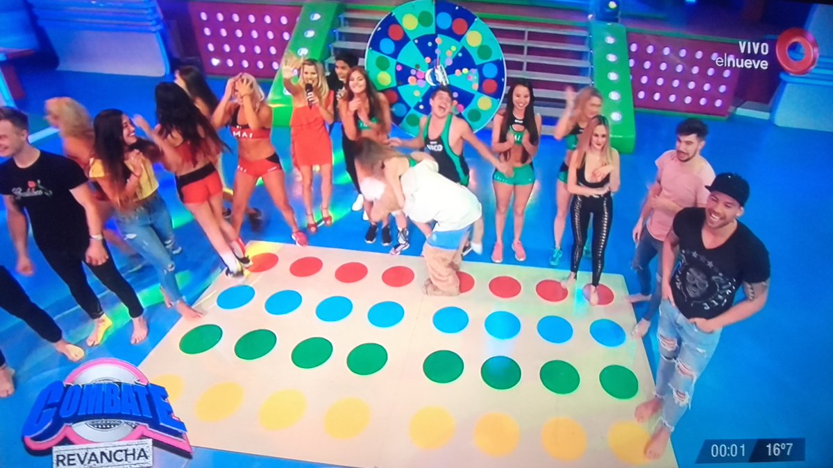 maribrune2014's tweet photo. Sábado. De #CombateIdolos
@laufer4 @juani_martinez ❤💚 https://t.co/61uEk1vMPd