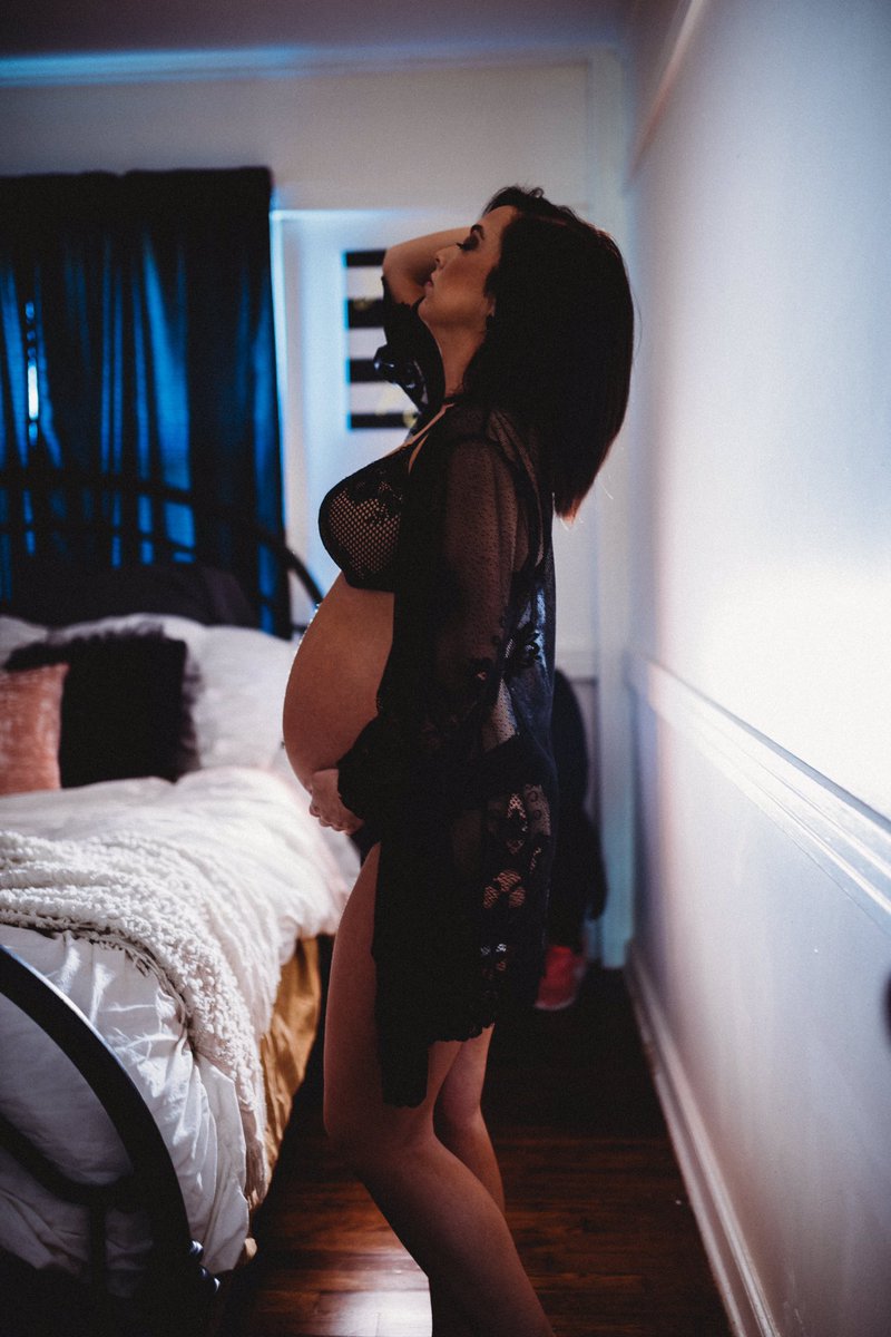 _ashleysalz's tweet photo. Absolutely love how my maternity session turned out!! Few more weeks a baby girl will be here👶🏻💗 https://t.co/VJmI25thZb
