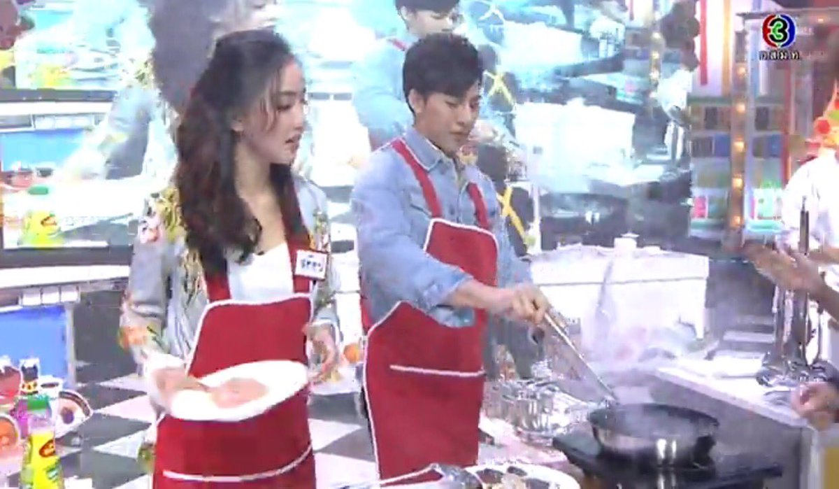 fah817's tweet photo. หน่วยก้านใช้ได้อยู่นา #ต้นธนษิต #สต็อป #อลหม่านจานใหม่ #channel3HD https://t.co/7KtYWkQzw3