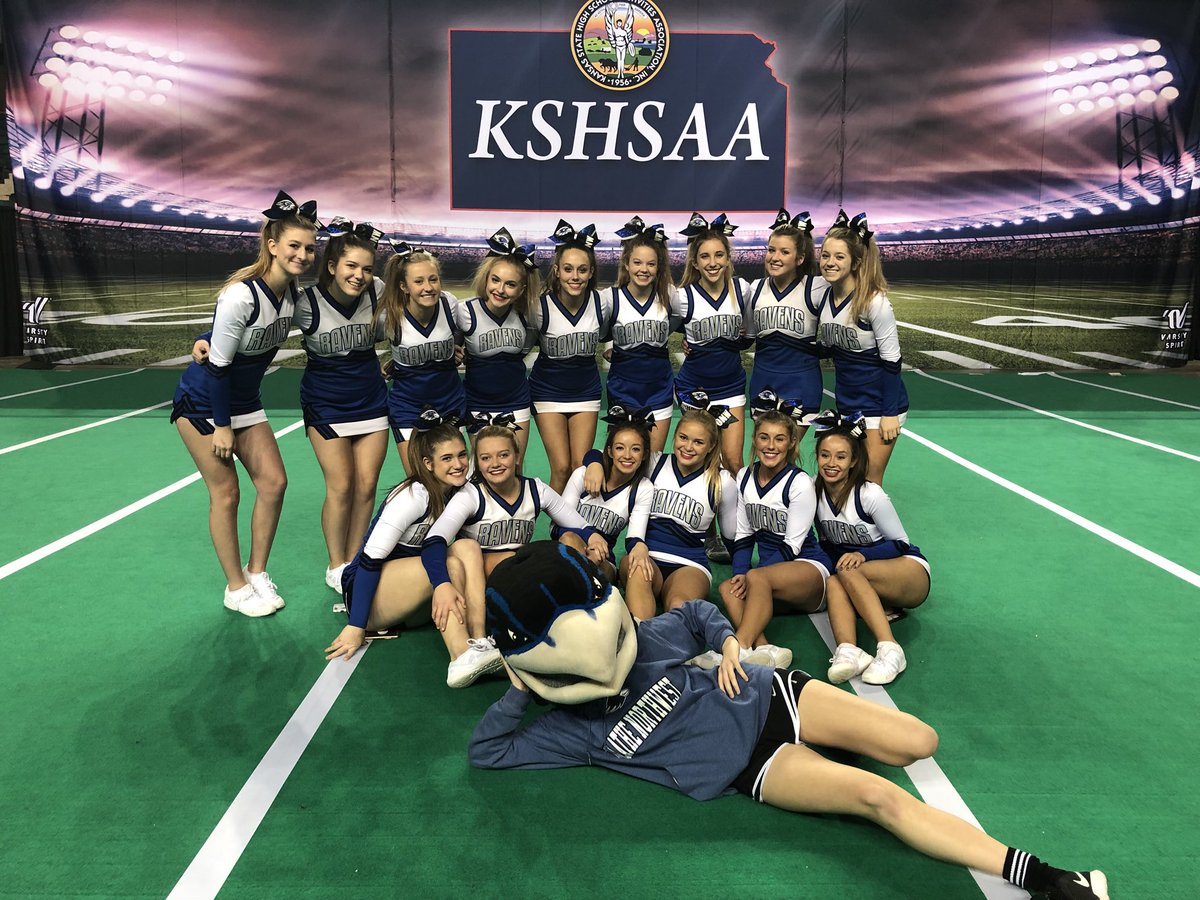 cheer_onw's tweet photo. So proud of these girls!! 2nd place 6A champs!! Go Ravens!! 💙🖤🎉 https://t.co/fBssUwKvBY