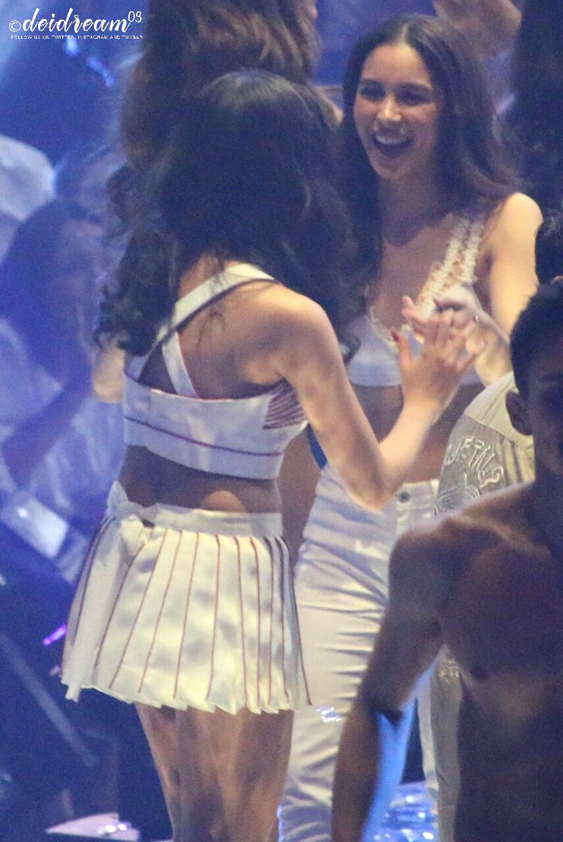 DEIdream03's tweet photo. All love 💙 @mainedcm @BarrettoJulia 

[HQ] 171118 — @mainedcm #MAINExBenchUnderTheStars #MaineMendoza https://t.co/a1pLN5d9CL