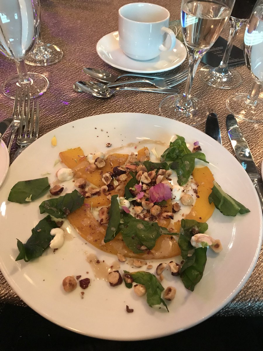 LALimoVictoria's tweet photo. @ourvichospitals 1st course! Thank you @FairmontEmpress #visions2017 https://t.co/JydJqiiRsk