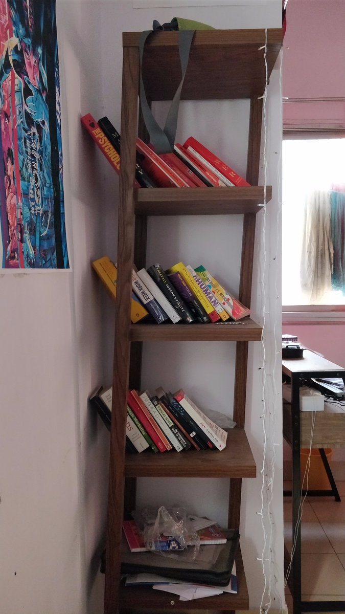 anshumax's tweet photo. @Pepperfry Hey Pepperfry, see that display unit I bought from you? Yeah, I think it's about to collapse. https://t.co/y2fsrs6dsM