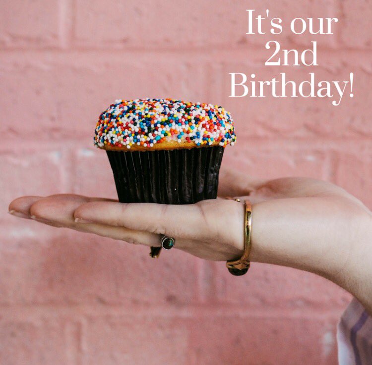 HouseBlueBelle's tweet photo. It's our 2nd Birthday and the launch of our new 2 wick jars.  Head to https://t.co/Wupo2a0PTH use code HOB2 to save 10% #Candles #newlaunch https://t.co/YKt3HC7Kl8