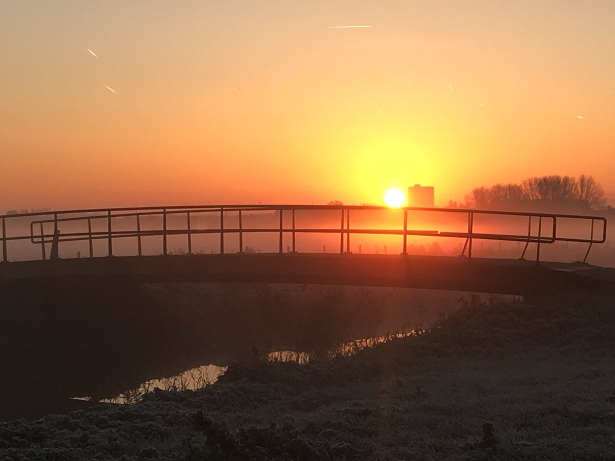 Mooie zonsopkomst vanmorgen ; #mist #zon