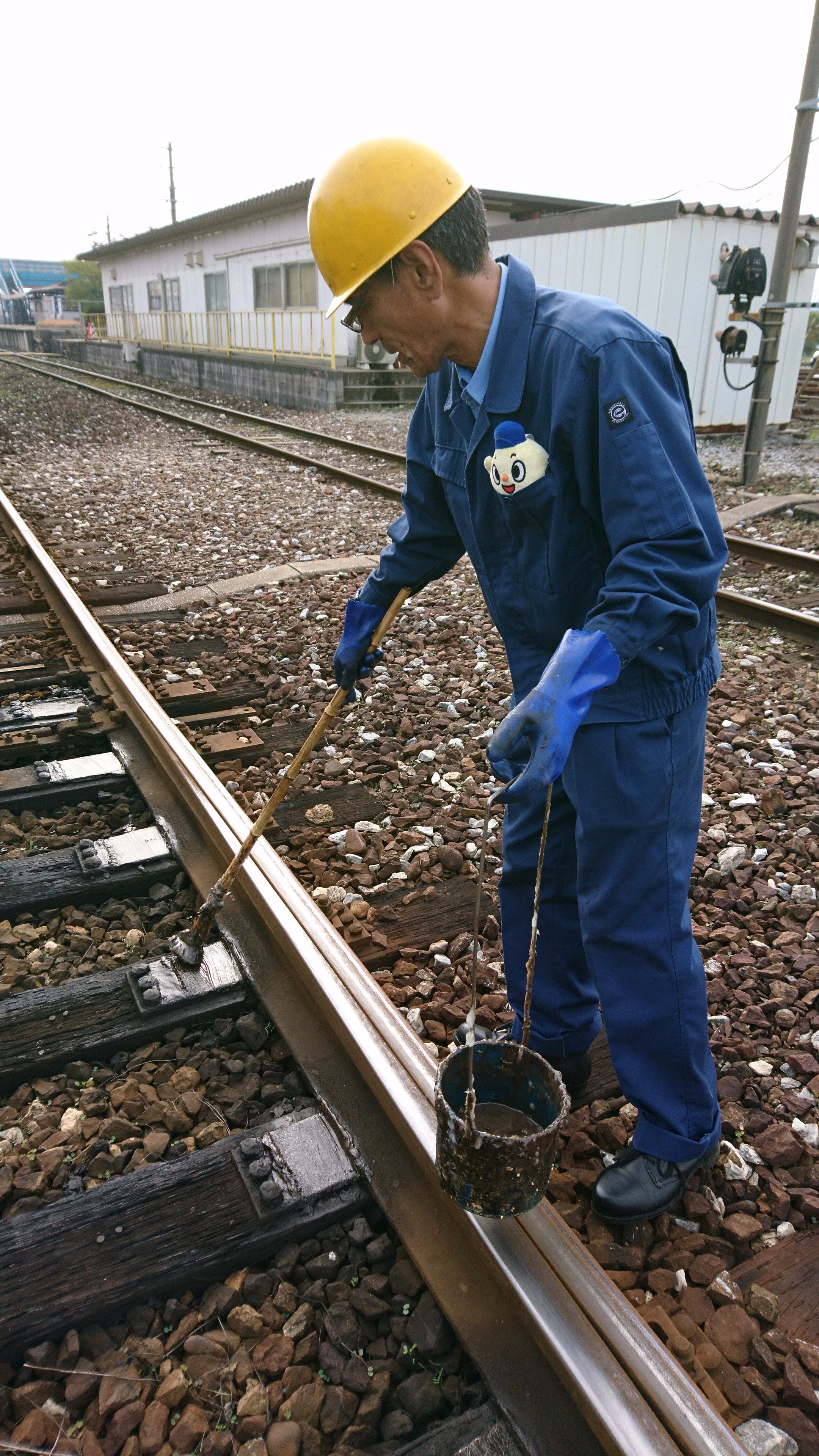 ちくまる (平成筑豊鉄道キャラクター) в X: „安全第一で、線路の