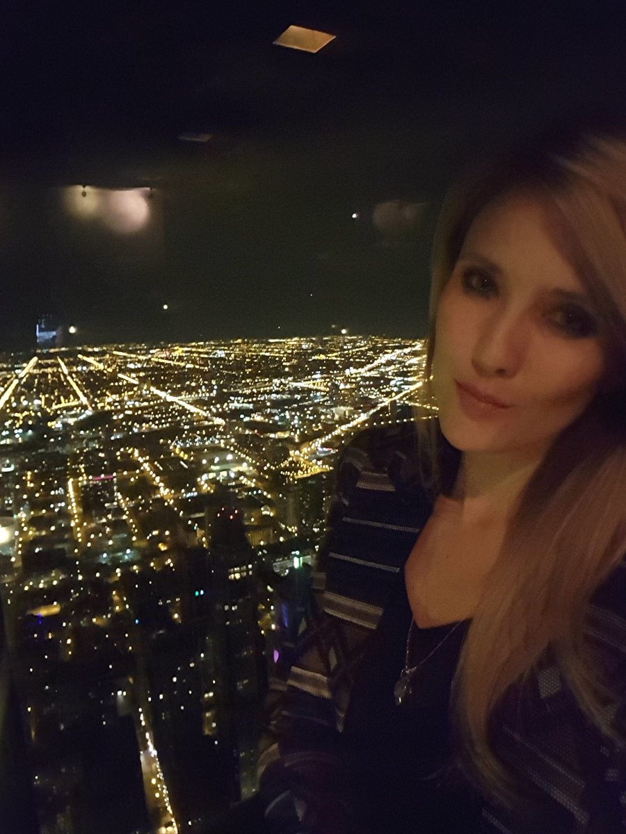 ChangeAgentSA's tweet photo. When you feel like you are an eagle sitting in the clouds...
95th floor of the #JohnHancock building in #Chicago #CathDoesChicago #Travel https://t.co/wT3hFlqa1I
