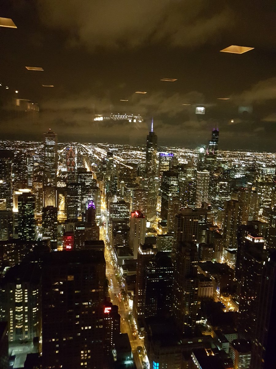 ChangeAgentSA's tweet photo. When you feel like you are an eagle sitting in the clouds...
95th floor of the #JohnHancock building in #Chicago #CathDoesChicago #Travel https://t.co/wT3hFlqa1I