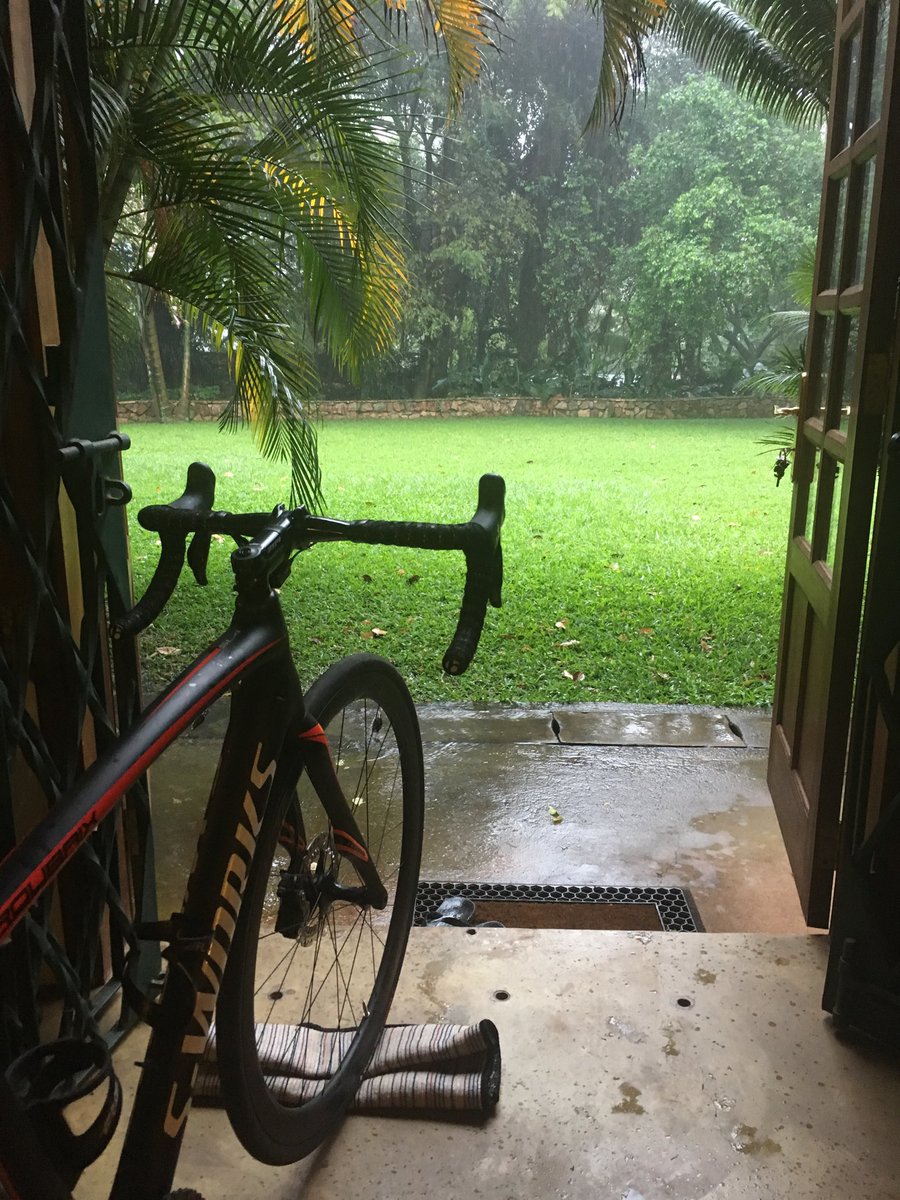 PaulSherwen's tweet photo. Haha, my idea of riding in the rain Zwift https://t.co/1wUldzbYhl