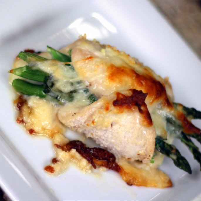 tokedaddy's tweet photo. Asparagus &amp; feta stuffed chicken.     #Yummy #InfluensterEats #contest@Influenster https://t.co/K1zvZ3Gh7d
