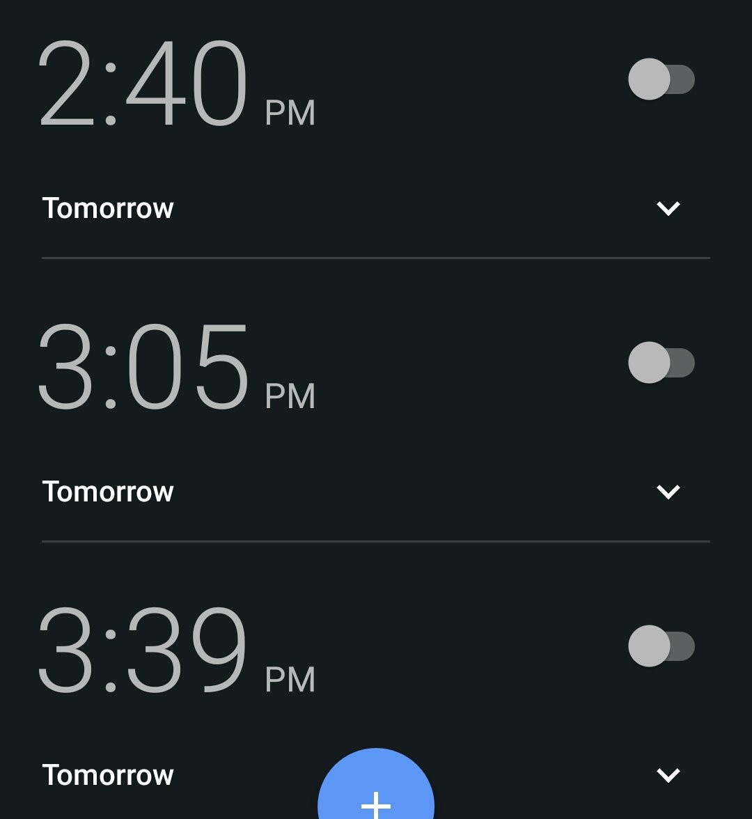 kellinalol's tweet photo. if these random alarms don't explain the life of a college student, i don't know what does. https://t.co/wWdCHThoG4