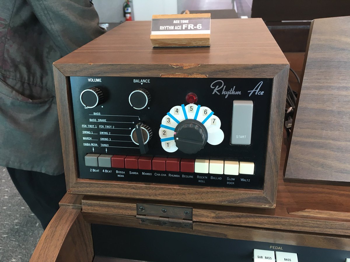 keyosaka_digi's tweet photo. 本日は #Roland 浜松研究所にて研修会に参加しております！
ミュージアムには懐かしの名機たちが沢山保管されています！！
#system-700
#rhythmACE https://t.co/bL1iIbqRyp