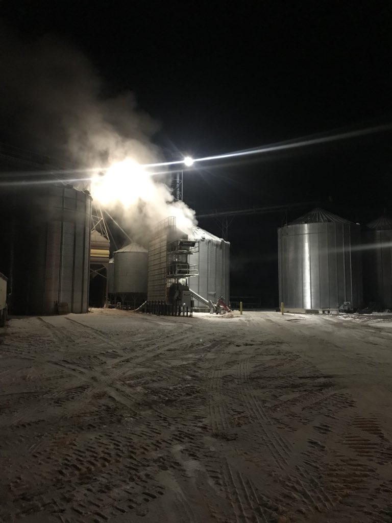 ticker4464's tweet photo. @ostlie_rich @jsfjohnson Doing our best as well....#snowcorn #COLDcorn https://t.co/nQP84OzkVK