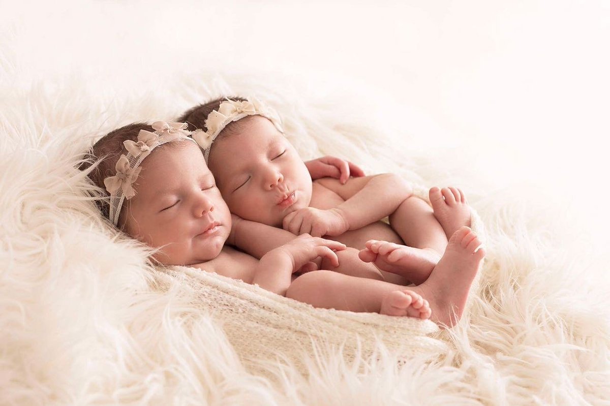 Les presento a mis Gemelitas Amyrah y Arleth 👸👸😍 @ramonacabrera_photography 😍😍Muero d amor 💘 La perfeccion de la vida!!