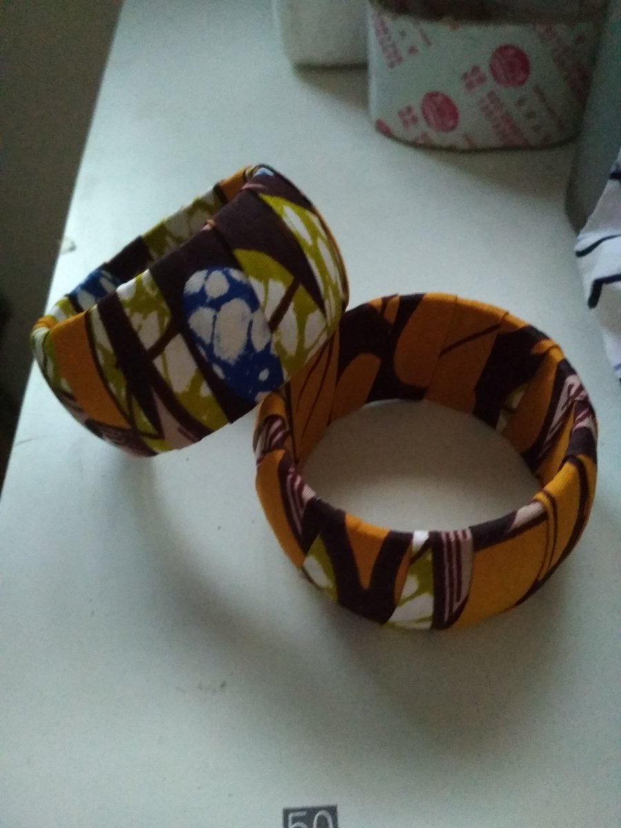 Atailuo's tweet image. African necklace and bracelet. annehandbag@hotmail.com