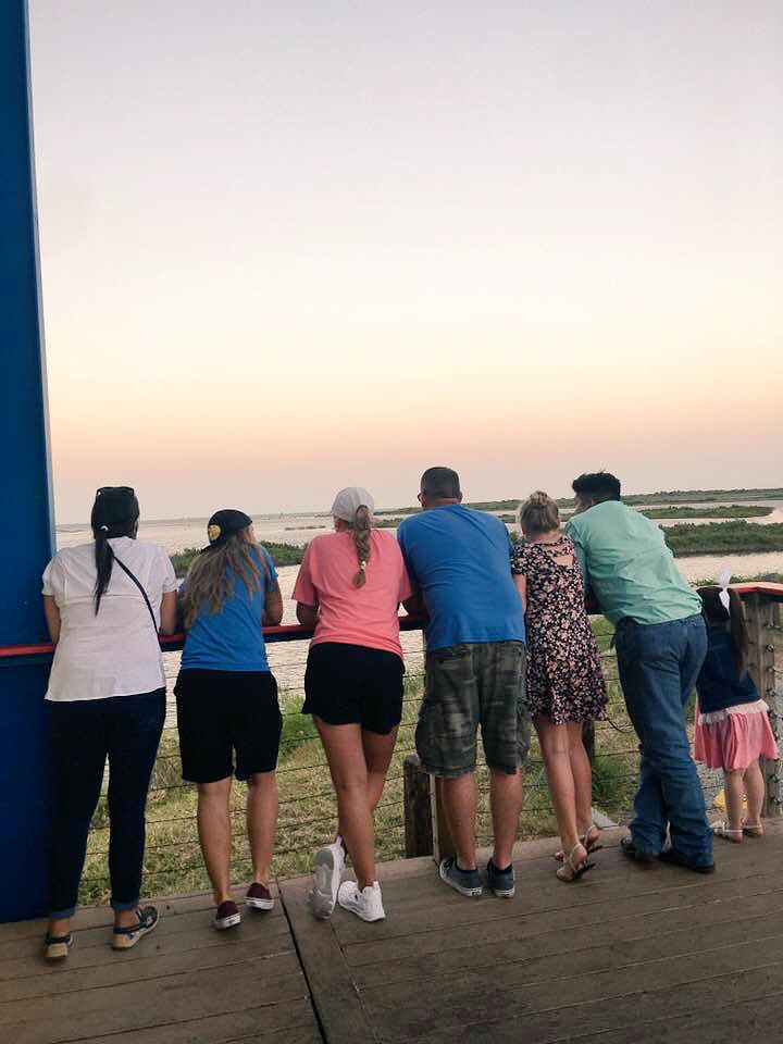 KameeRae's tweet photo. Missing the Texas heat but not as much as I miss the Lopez/McGuire crew💔 #cansummercomeback https://t.co/EXimXoxKIe