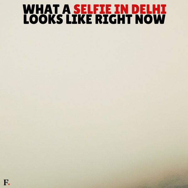 firstpost's tweet photo. Delhi woke up to a smoggy morning on Tuesday, with poor visibility and air quality.  #smog #FPTrending https://t.co/tBOxfWN99d