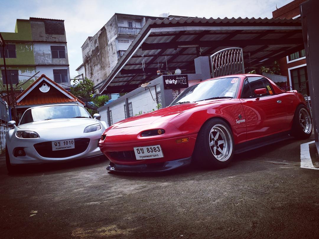 TopMiata's tweet photo. ❤ IG: wewitwit #TopMiata #Thailand #itb #itbmiata #eunos #mazda #miata #mx5 #roadster https://t.co/Vt8rsSXGB5