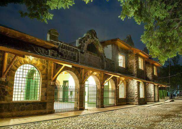dulcealos's tweet photo. |Un segundo aire para esta antigua estación de tren en Cuernavaca|

Será el Conservatorio de Música Benning Academia de Música Sede Morelos https://t.co/WNuh5bYaRh