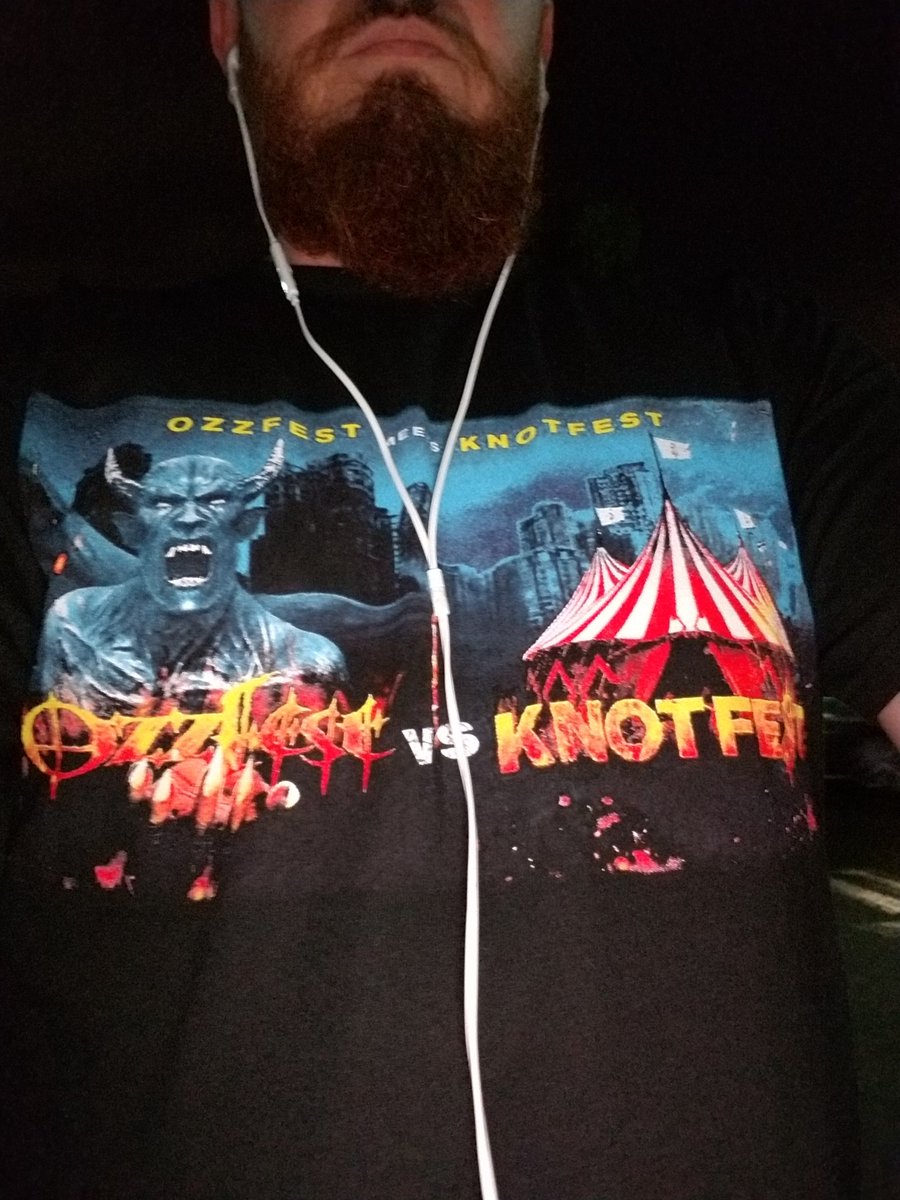 NivekZitro's tweet photo. Thank you @Gomez_eric13 for my all-time gym shirt. Love you G! #KnotFest2017 https://t.co/ulSyLhlfWB