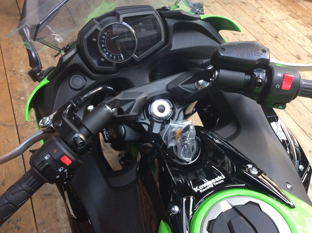 umediaaoba's tweet image. #Ninja650 #KRTEdition が入荷しました😆160cmの私でも軽量で足つきが良く大型なのに親しみやすいと感じました！ＥＴＣ標準装備なのもありがたいですね！低速トルクもあり小柄な方や大型初心者の方にもおススメの１台です！即納可能です😳是非お問い合わせ・ご相談下さい！