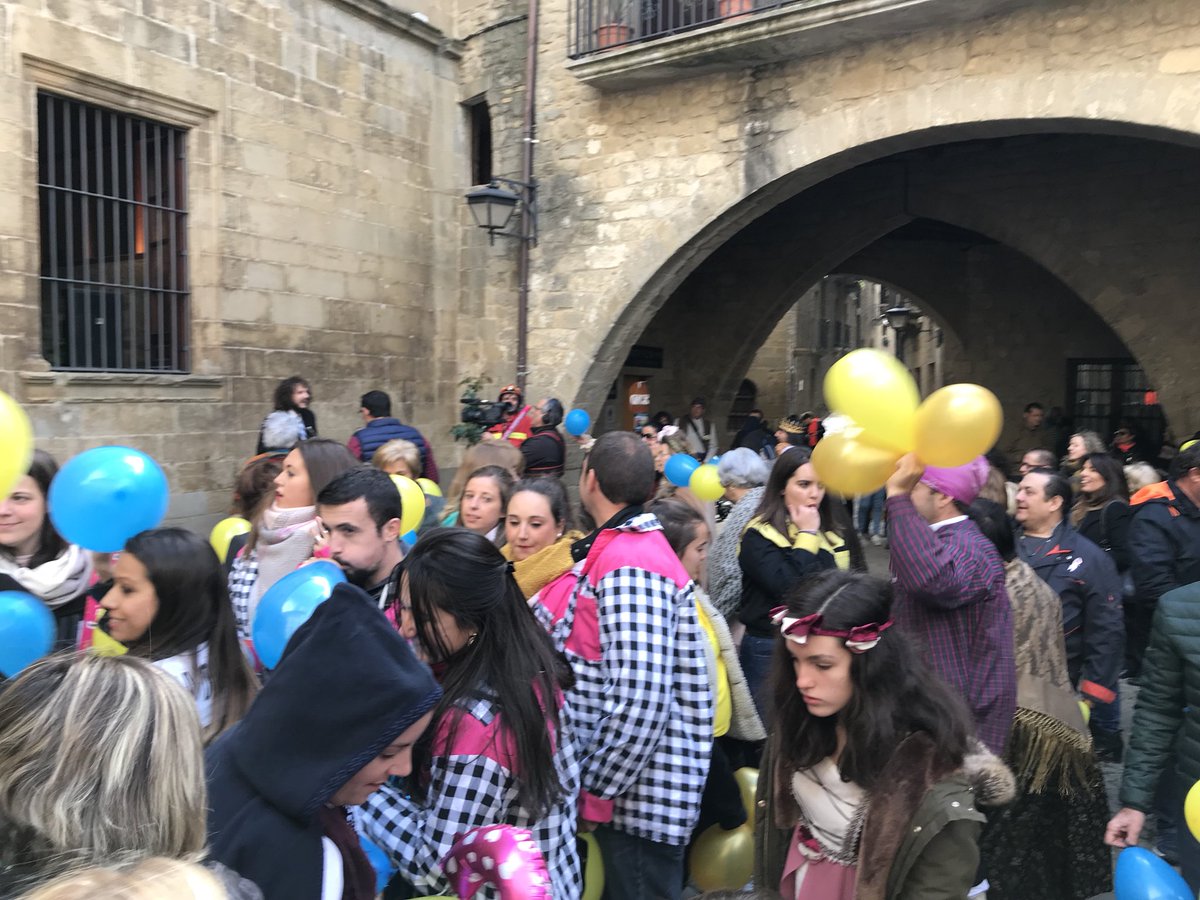 casadelinfanzon's tweet photo. .@aragontv apoyando la candidatura de #sosdelreycatolico en #lucetupueblo2017 #LuceSos https://t.co/coEhjEA21S