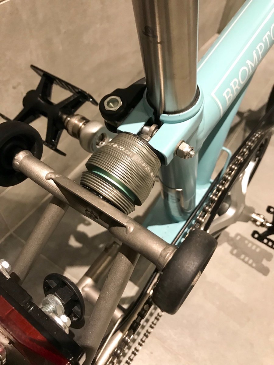 odot0718's tweet photo. #colorplus #brompton #titaniumhandlbar #titaniumseatpost #suspension #singespeed #titaniumbrompton https://t.co/uI14nlD6HM