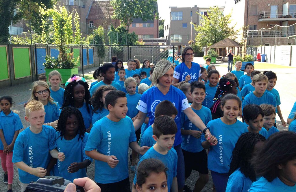 Iedere dag voldoende bewegen maakt je fit en gelukkig. 61% van kinderen haalt bewegingsnorm van 60 min per dag niet: bit.ly/2zlYPCb