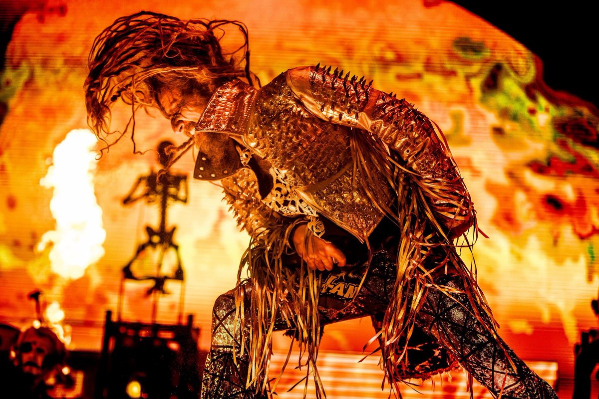 LouvauPhoto's tweet photo. My favorite capture of @RobZombie from @KNOTFEST from last weekend. #robzombie #Knotfest2017 #louvauphotography https://t.co/a82NBJe7gH