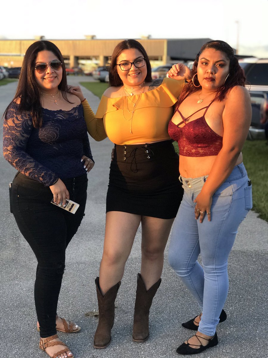 xxmiche_'s tweet photo. 👢💛 https://t.co/JOQfzfCfAf