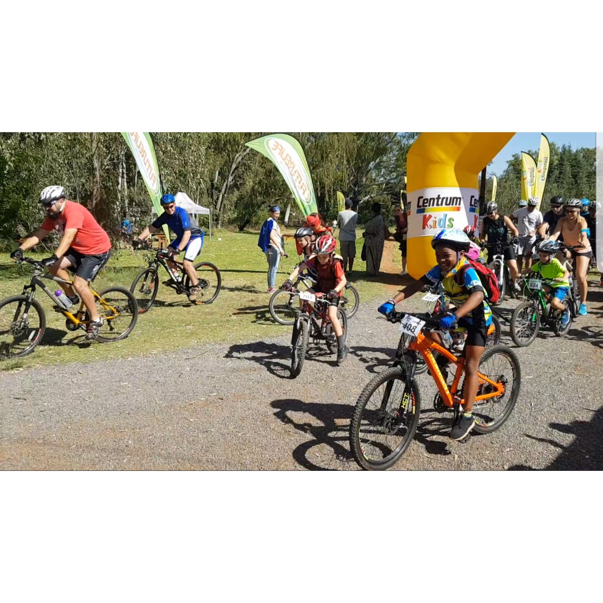 Lerato - #SkirtGirlHiker tweet media