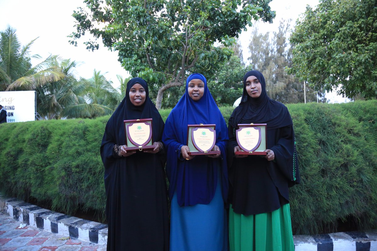 SIMADUniversity's tweet photo. Female Award winners of 2017, this is the end of the assumptions that women can't make difference.
#SIMADDAY https://t.co/AnrEph8pGl
