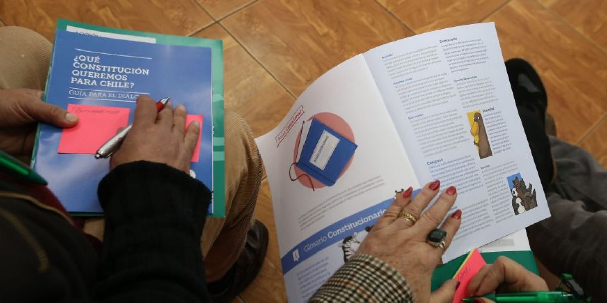 eapccat's tweet photo. Los procesos d #reformaconstitucional generan nuevas formas de participación/ inclusión ciudadana #RCDPeapc https://t.co/g8Md7tCiGM #EAPC_ES https://t.co/jWN6xMXblG