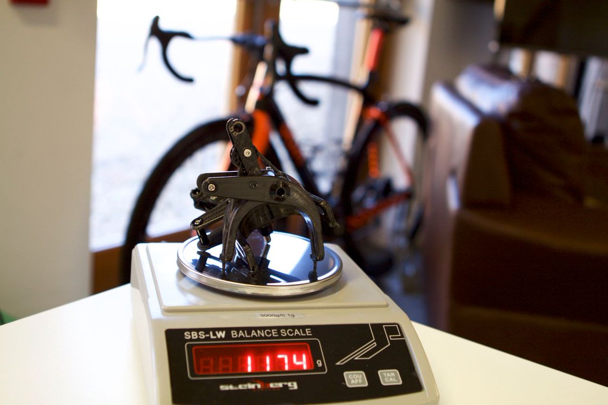 dassibikes's tweet photo. so light we had to weigh them ! #thmcarbones #fibula https://t.co/KmRQtyjTR0