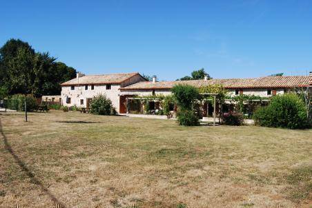 1st4FrenchProp's tweet photo. Property in #Sauze_Vaussais, #Poitou_Charentes, 315,000 euros £278,429: Ref: AI3969; Our ref- AI3969 A recently… https://t.co/WrzxL36awO https://t.co/H1IYA8N0ZJ